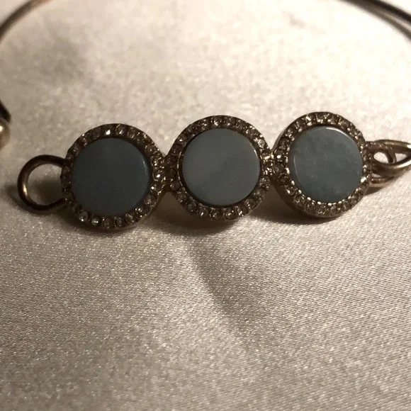 Goldtone and green jade type stone with rhinestone trim bangle bracelet - Picture 4 of 4